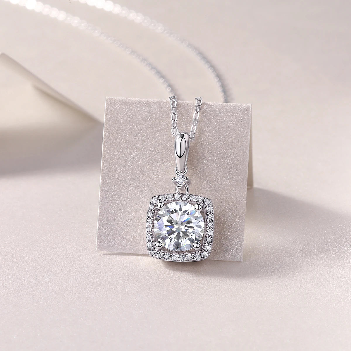 Jiuzuan 2 Carat Moissanite Pendant Necklace 18K Gold Plated