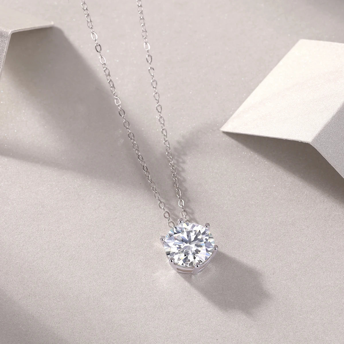 JIUZUAN 925 Sterling Silver Moissanite Heart Necklace